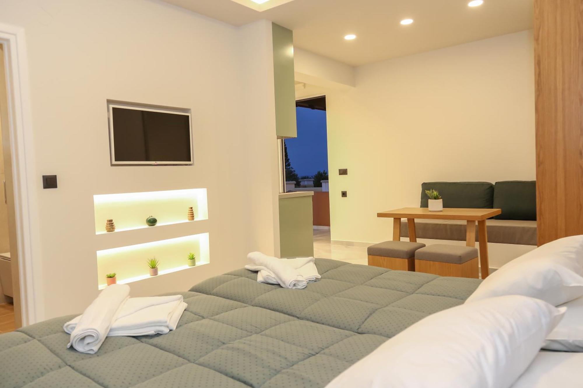Heaven Apartments Agia Marina  Bagian luar foto